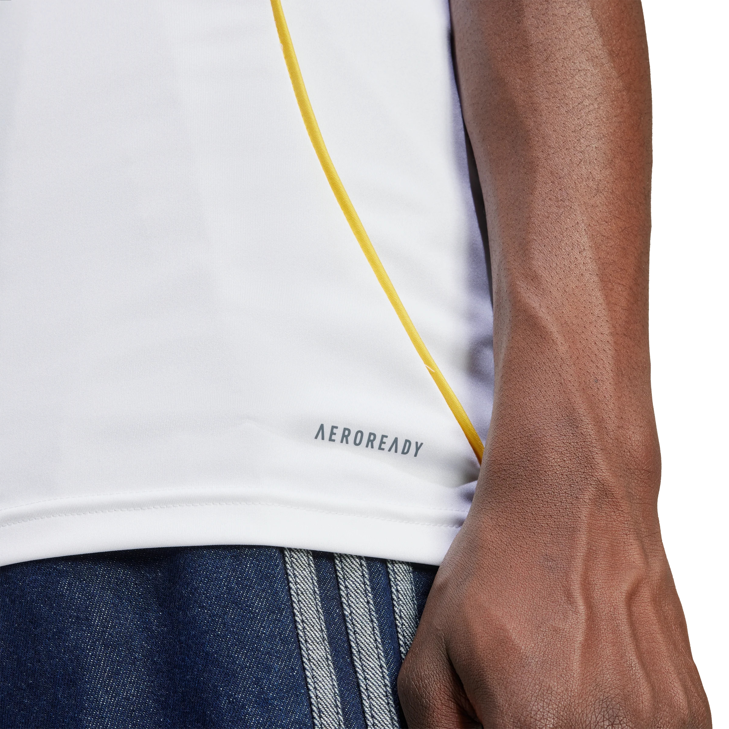 Adidas Real Madrid 2025/26 Home Jersey - Image 5