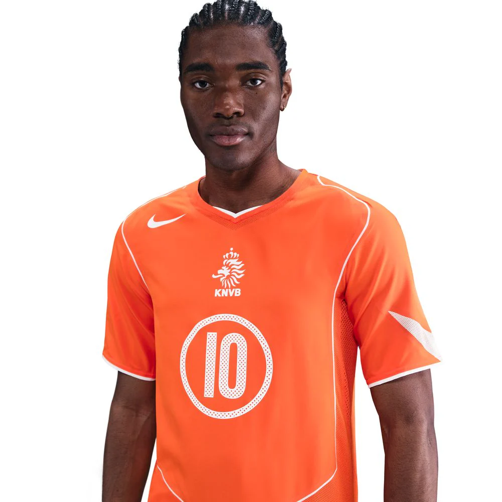 Nike Ruud van Nistelrooy Netherlands 2004 Total 90 Reissue Jersey - Image 6